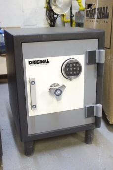 Used 1612 Original Resistor Safe Demo Model