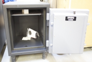 Used 1612 Original Resistor Safe Demo Model