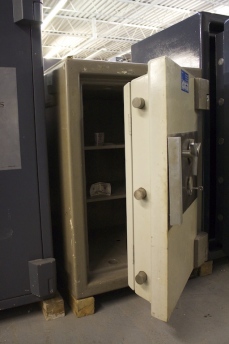 Used Chubb Bankers Treasury 3420 TRTL30X6 Equivalent High Security Safe