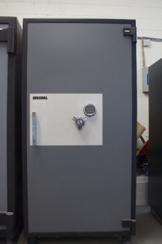 Original Resistor 6632 Gun Safe - Heavy Duty Showroom Model