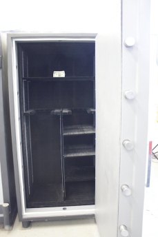 Original Resistor 6632 Gun Safe - Heavy Duty Showroom Model