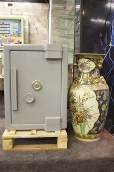 Used Tann 2314 Fortress TRTL30X6 Equivalent High Security Safe