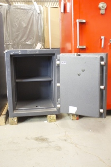 Used Quantum TL30X6 Model 2418 High Security Safe