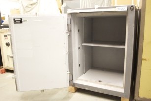 Used Original Platinum Vault 3324 TL30X6 High Security Safe