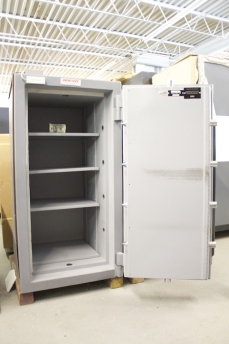 Used Original Platinum Vault 4520 TL30X6 High Security Safe