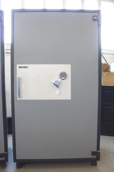 7240 Original Resistor Gun Safe Showroom Model 