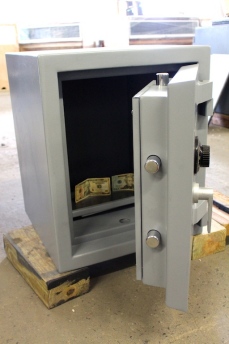 Used Hollon TL15 Safe Model PM-1814