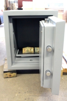 Used Hollon TL15 Safe Model PM-1814