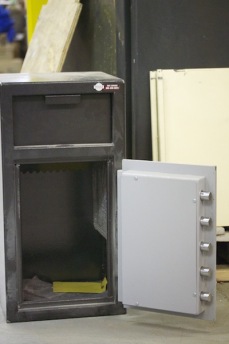 Used 2714 Mesa Front Drop Safe