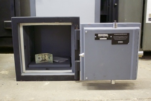 Used 1212 Original Resistor Home and Office Safe