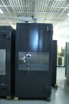 Used Quantum 6025 TL30X6 High Security Safe