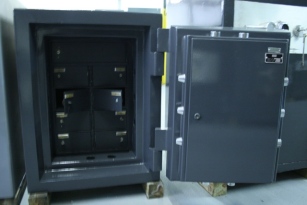 Used ISM Super Treasury Special Interior Pawn or Bank Style TRTL30X6 Safe