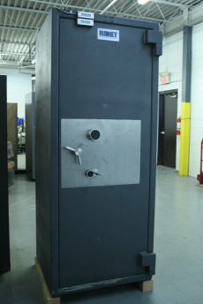 Used Quantum MVP 7025 TL30X6 High Security Safe