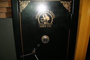 Used Sportsman Steel Gun Safe