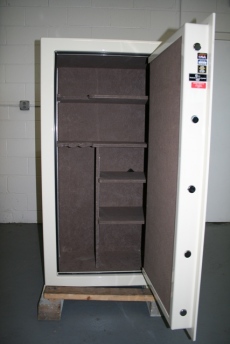 Summit Gun Safe Rainier Edition SR23G Showroom Model