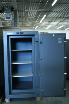 Pre Owned Treasury Millenium 4720 TRTL30X6 High Security Safe